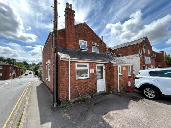 5 bed property, in Park Road, £250,000