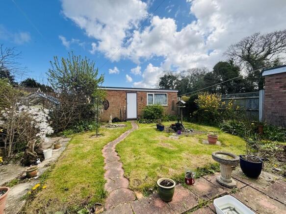 3 bed property, in Appleton Drive, £220,000