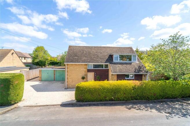 4 bed property, in Meon Road, £495,000