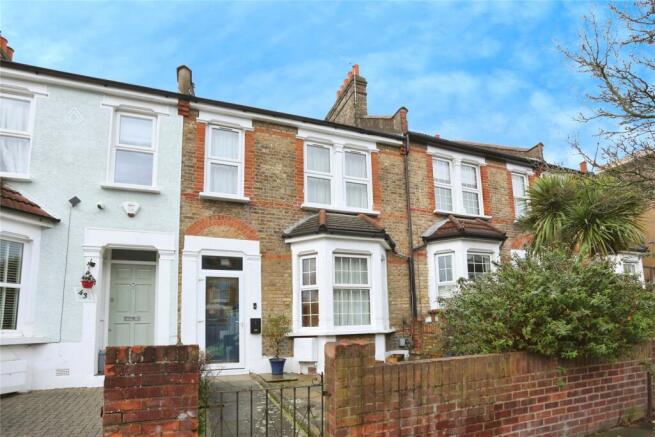 4 bed property, in Braidwood Road, £650,000