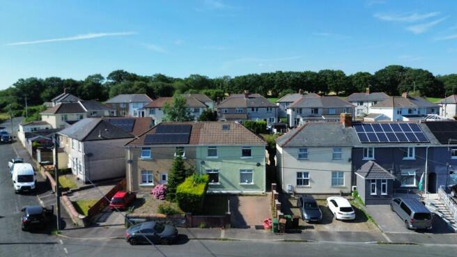 3 bed property, in Brynhyfryd Terrace, £230,000