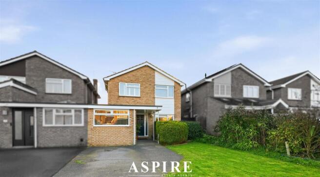 4 bed property, in Fortescue Chase, £650,000