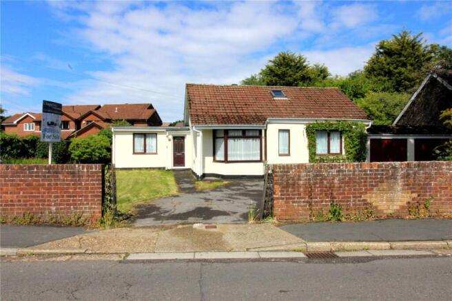 3 bed property, in Fareham Park Road, £500,000