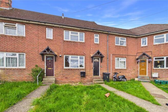 2 bed property, in Moores Place, £190,000