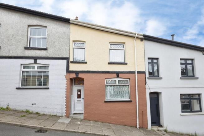 3 bed property, in Gladys Street, £125,000