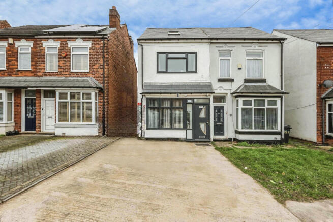 5 bed property, in Umberslade Road, £375,000