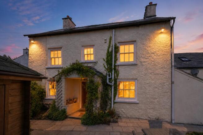 6 bed property, in Michael Yeat Farm, £1,000,000