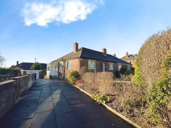 2 bed property, in Netherlands Avenue, £220,000