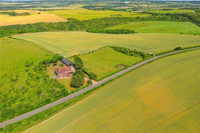 6 bed property, in Ivinghoe Aston, £2,250,000