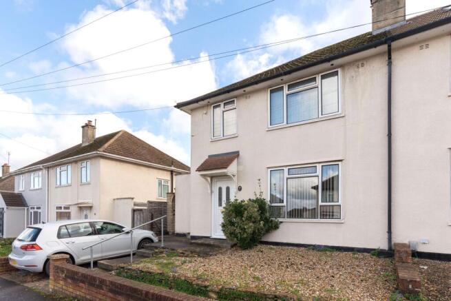 3 bed property, in Upway Road, £425,000