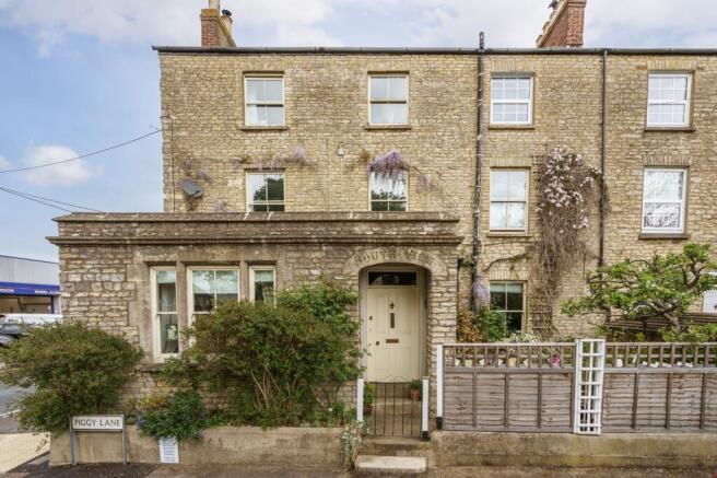 4 bed property, in Piggy Lane, £810,000