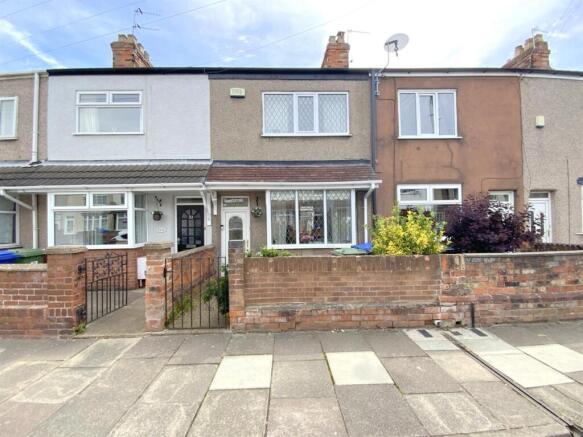 3 bed property, in Combe Street, £85,000
