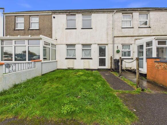2 bed property, in Normandy Way, £130,000