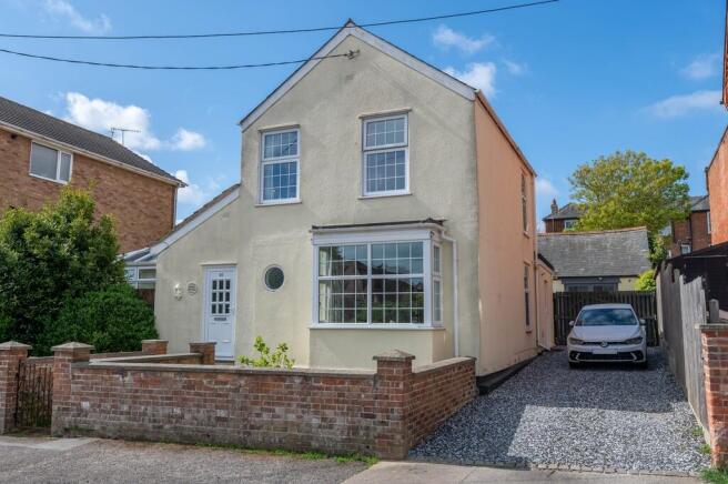 3 bed property, in Brook Lane, £565,000