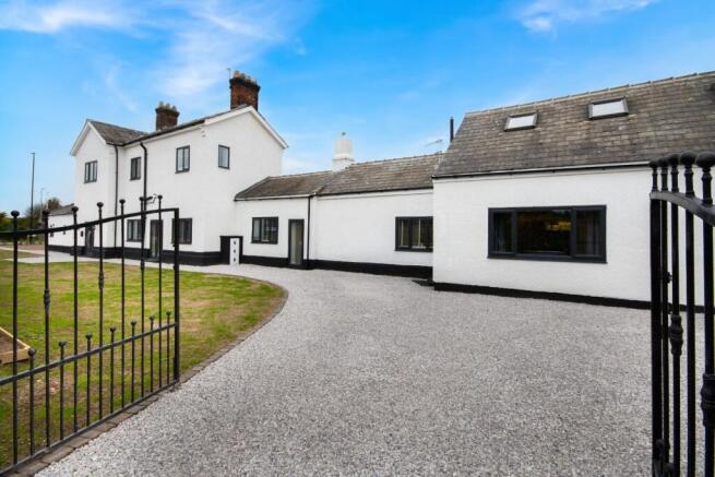 5 bed property, in Station Road, £850,000