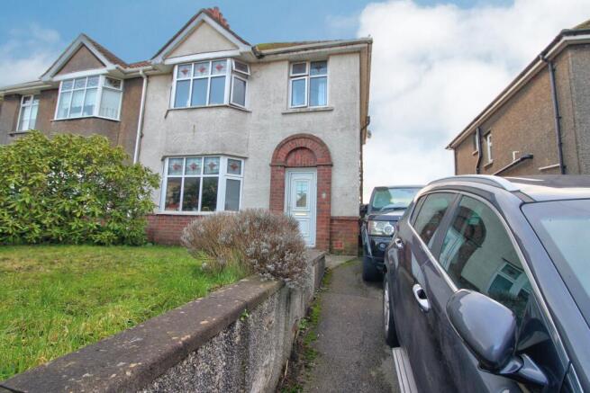 3 bed property, in Christchurch Road, £300,000