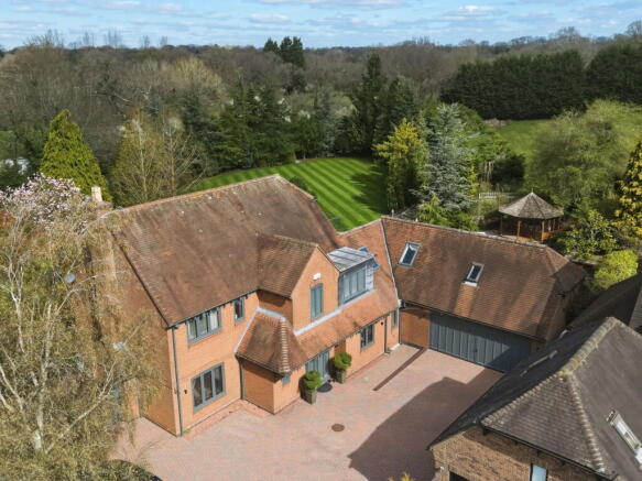 4 bed property, in Earlsmere, £1,550,000