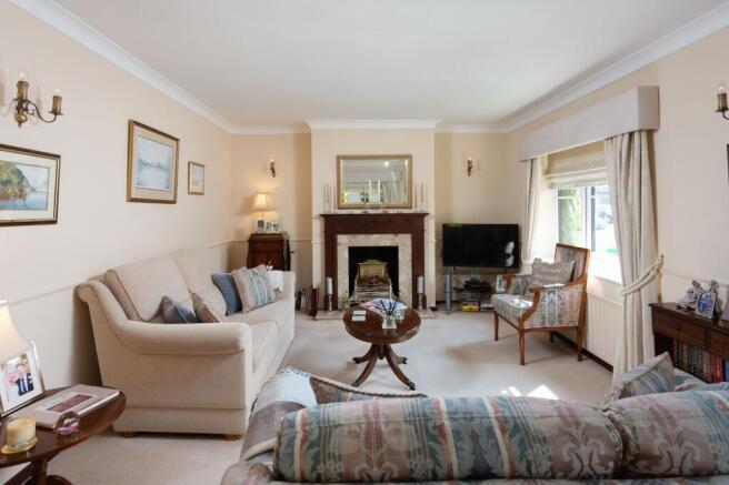 4 bed property, in Church Farm Close, £550,000