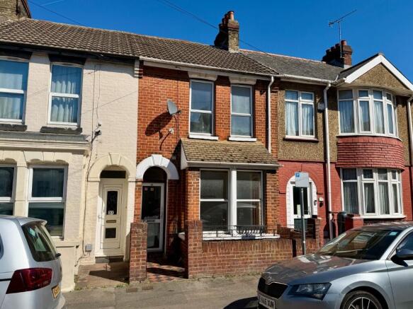 3 bed property, in Byron Road, £240,000