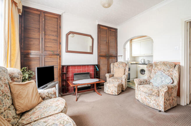 3 bed property, in Tarraway Road, £300,000