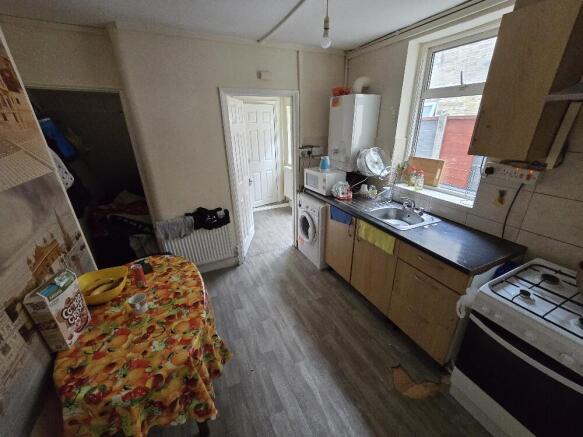 1 bed property, in Sherrard Road, £225,000