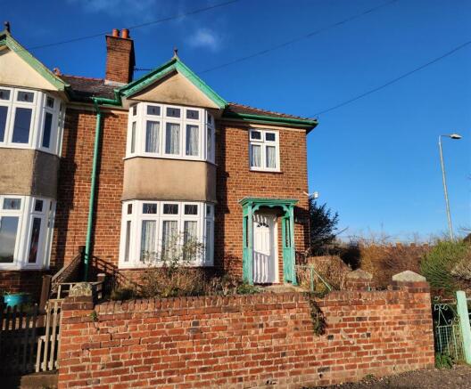 3 bed property, in St. Davids Lane, £199,950