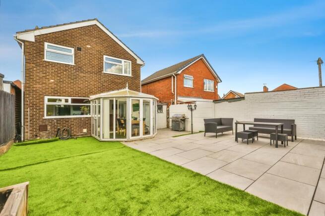 3 bed property, in George Street, £240,000