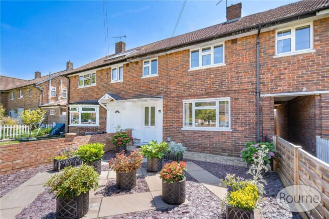 3 bed property, in Queen Elizabeth Way, £475,000