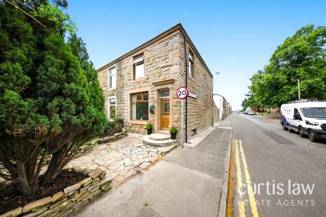 3 bed property, in Whalley Road, £160,000