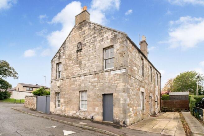 4 bed property, in 1 Gardiner's Place, £410,000