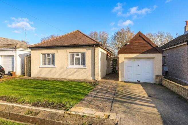 2 bed property, in Willow Crescent East, £620,000