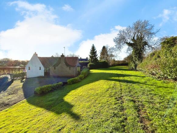 4 bed property, in Church Lane, £500,000