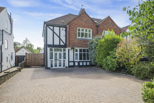 3 bed property, in Hastings Road, £750,000