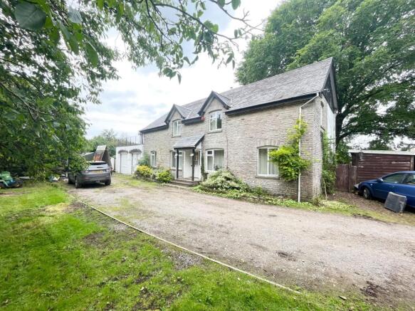 5 bed property, in Treguff Cottage, £780,000