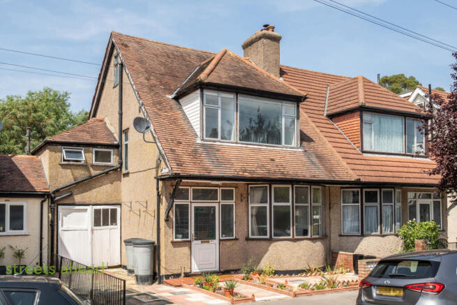 4 bed property, in Lindfield Road, £500,000