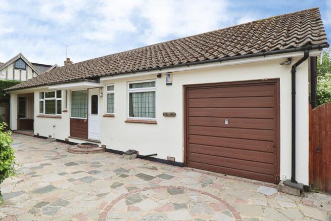 2 bed property, in Petts Wood Road, £650,000