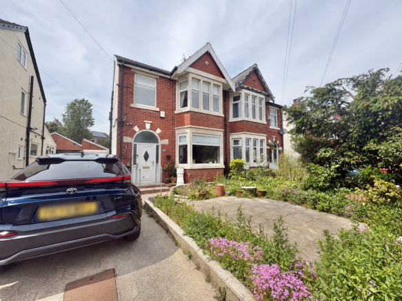 3 bed property, in Devonshire Road, £185,000