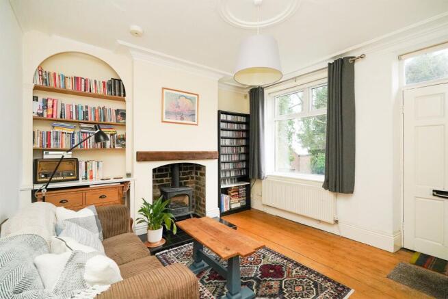 3 bed property, in Ivy Grove, £230,000