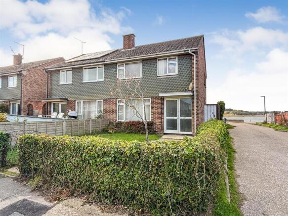 3 bed property, in South Haven Close, £315,000