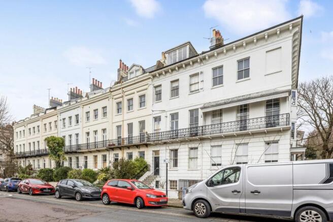 1 bed property, in Montpelier Terrace, £300,000