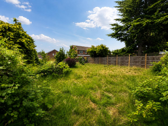 Land, in Land At Portsmouth Road, £500,000