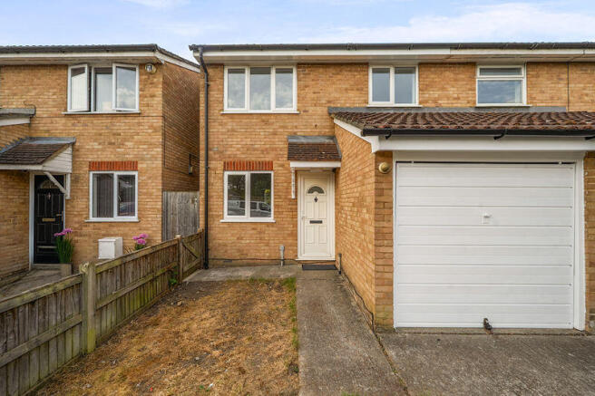 3 bed property, in Ranyard Close, £565,000