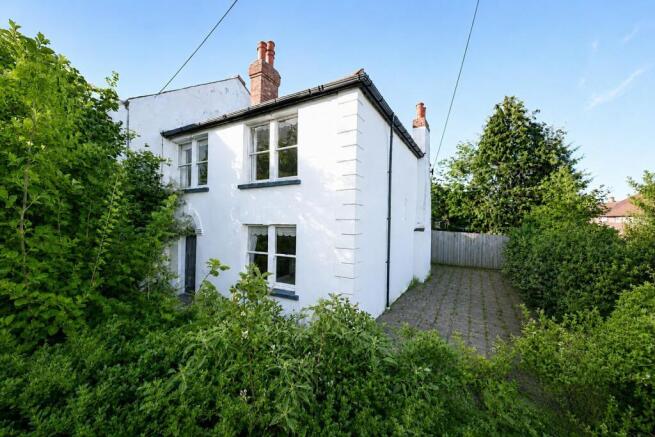 3 bed property, in Updown Hill, £475,000