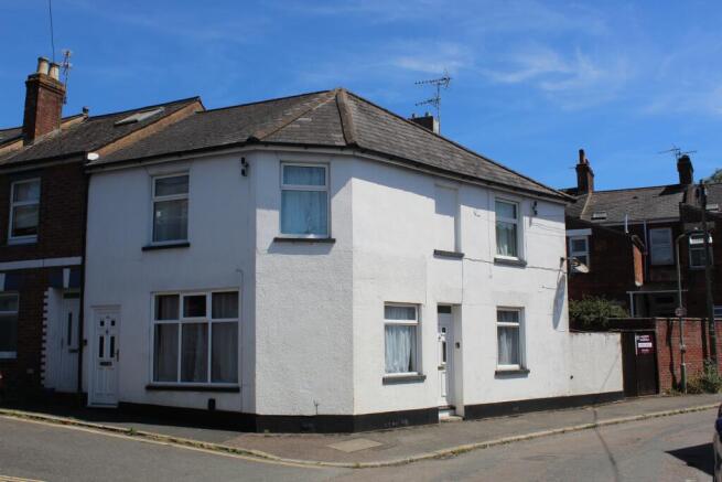2 bed property, in Rosewood Terrace, £275,000
