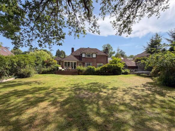 4 bed property, in Tollgate Road, £700,000