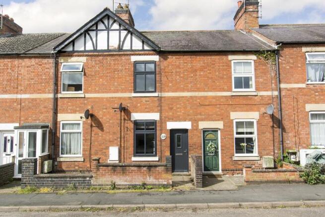 2 bed property, in Logan Street, £200,000