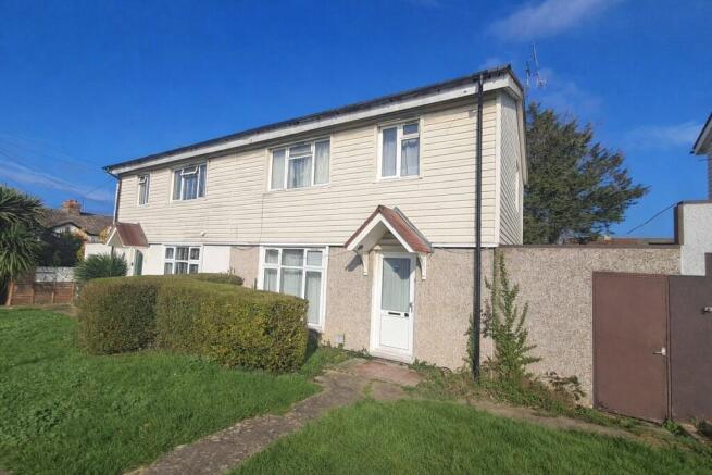 3 bed property, in South Street, £240,000