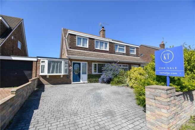 3 bed property, in Hope Farm Road, £210,000