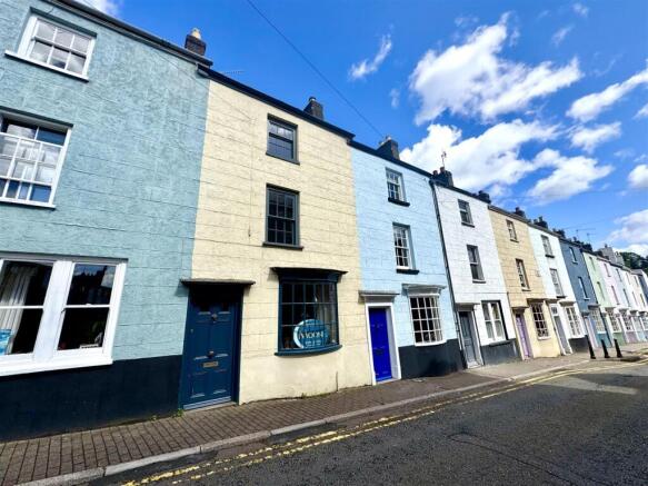 4 bed property, in Bridge Street, £385,000