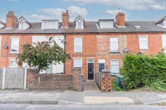 3 bed property, in Mansfield Road, £140,000